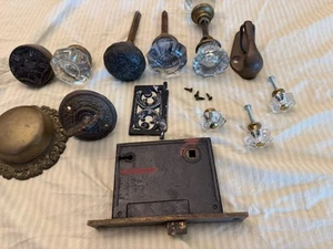 Lot Vintage Glass & Brass Door Knobs Doorbell Drawer Pulls Hardware - Picture 1 of 13