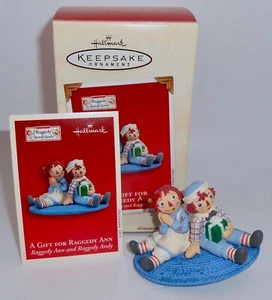 Hallmark Keepsakes 2003 A Gift for Raggedy Ann Christmas Ornament QXI8417 - Picture 1 of 7