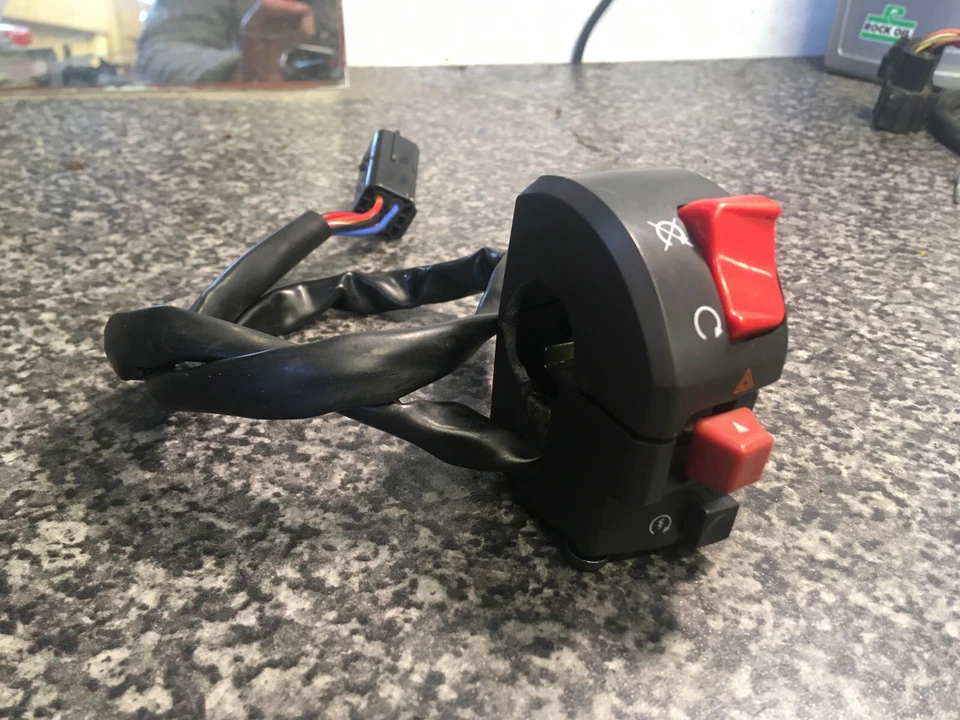 Interruptor de barra derecha Ducati ST3 ST3S ST4S 749 999 unidad apagado/arranque Foto 1 de 4