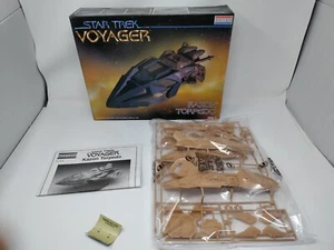 1996 Monogram Star Trek Voyager KAZON TORPEDO Model Kit #85-3608 Opened - Picture 1 of 19