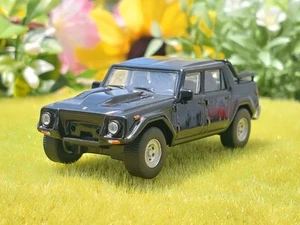 Lamborghini / LM002 / 1982 / 1/64 Diecast car / Kyosho - Picture 1 of 20