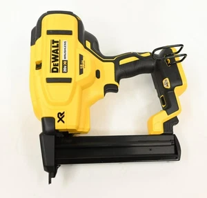 Dewalt DCN681 20V Max XR 18GA Cucitrice a Corona Stretta Senza Fili (SOLO PER RICAMBI) - Foto 1 di 6