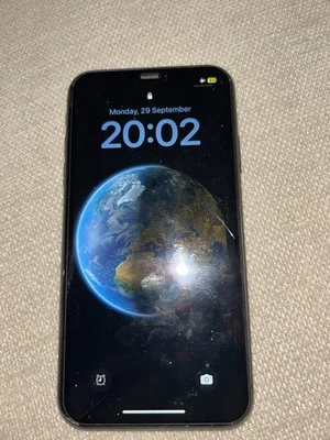 Apple iPhone 11, 128 GB, Black Vetro in parte Rovinato - Immagine 1 di 4