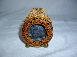 antik rund Standrahmen Fotorahmen Medaillon Füßchen Schleifenbekrönung - Picture 1 of 10