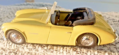 1:43 Pale Yellow Vitesse Austin Healey Convertible R/H Drive Perfect Condition - Image 1 of 4