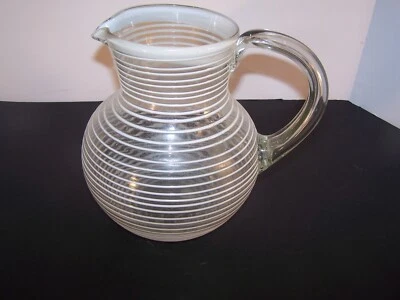 Jarra mexicana de vidrio soplado a mano a rayas Foto 1 de 4