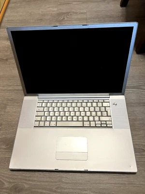 Apple PowerBook G4 1.5 17" 2GB 80GB - A1085 2004 Solo ricambi - Immagine 1 di 4