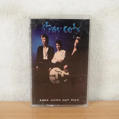 Stray Cats - Choo Choo Hot Fish Cassette Tape - Fast Combined Shipping Foto 1 de 2
