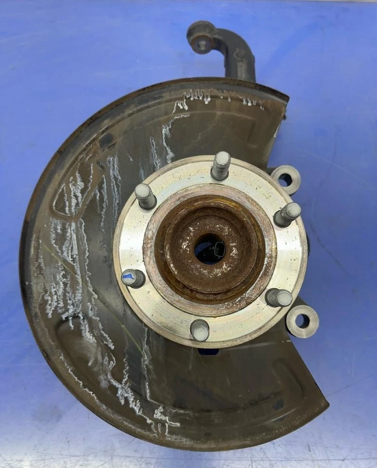 2004-2023 Nissan Armada Front Left Driver Spindle Knuckle Assembly Oem - Image 1 of 4