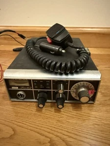SBE Formula D SBE-26CB Vintage CB Radio i PA z mikrofonem Power On - Zdjęcie 1 z 10
