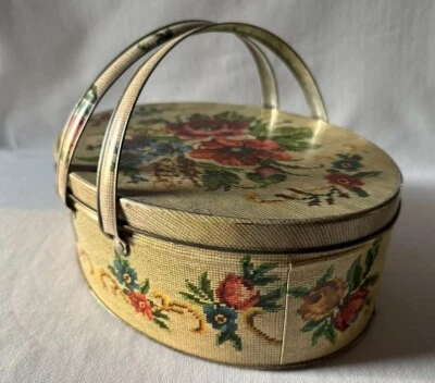 CESTA OVALADA DE HOJALATA VINTAGE con MANIJAS ROJO AMARILLO AZUL FLORES ROSAS 11 x 8 x 4 Foto 1 de 4