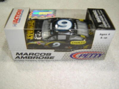 Ford Fusion Action 1/64 Marcos Ambrose 2013 DEWALT CHILDRENS MIRACLE NETWORK #9 Foto 1 de 2