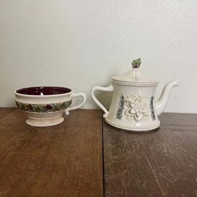 Grasslands Roads Holiday Garland Ceramic Teapot with lid and Tea cup Set - Image 1 of 4