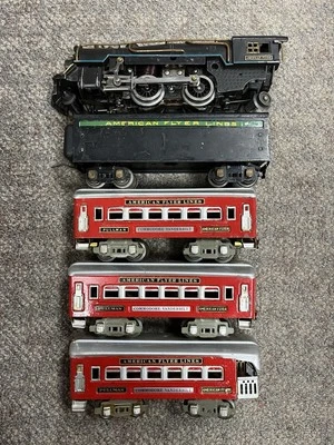 + American Flyer Prewar O 2-4-2 Steam Locomotive & Tender Red & Silver 3 Car Set - Image 1 of 4