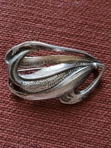 Vintage Peer Smed Sterling Silver Hand Chased Brooch Signed - Picture 1 of 5