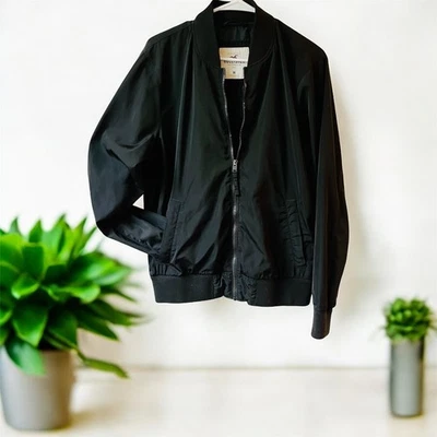 Jaqueta Hollister Bomber preta com zíper completo corta-vento masculina M - Imagem 1 de 4