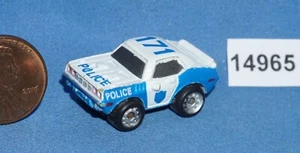 Coche de policía Camarob Micro Machines 1986 69 171 versión azul y blanco #2 - Imagen 1 de 2