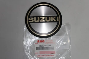 Emblem Suzuki GS850 GS750 GS650 Zündungsdeckel Motordeckel Deckel links NEU - Picture 1 of 1