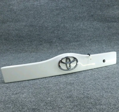 Toyota Prius 2004-2009 porta-malas traseira alça guarnição branco pérola fabricante de equipamento original - Imagem 1 de 4