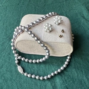 Gray Pearl Necklace With 10k Gold Clasp 18 Inch With Flower Cluster Earrings - Picture 1 of 5