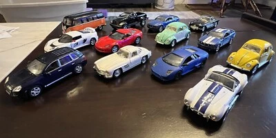 LOTE de 13 COCHES KINSMART Diecast escala 1/32 con acción Pull Back Foto 1 de 3
