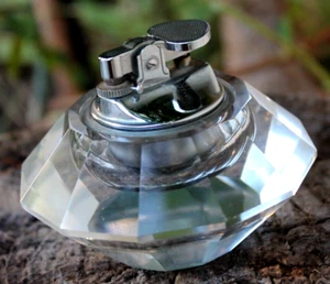 ancien briquet de table dans son verre en forme de pierre précieuse vintage - Imagen 1 de 5