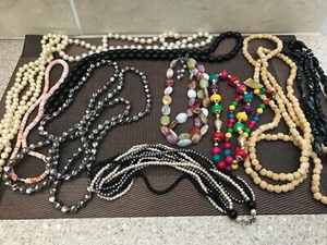 Small Joblot of 10 Vintage /retro Bead & Faux Pearl Necklaces - Picture 1 of 10