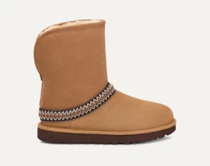 UGG MUJER CLÁSICO MEDIA LUNA CORTA - 1161770 - Imagen 1 de 13