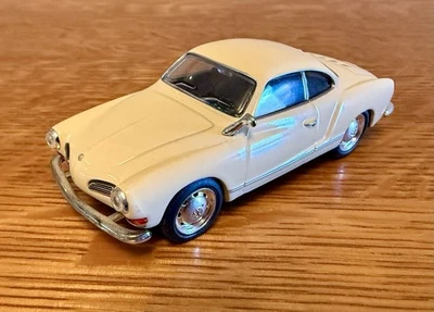 High Speed - VW Vokswagen Karmann Ghia Coupe - 1/43 - Diecast Metal - Cream - Image 1 of 4