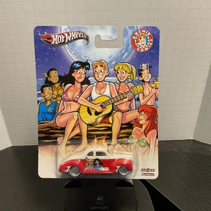 Hot Wheels 2013 Pop Culture "Archie Comics" Betty & Veronica '40 Ford Coupe MOC - Picture 1 of 1