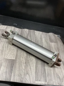 Cilindro pneumatico Numatics QC-438321-1 #4001B109PR3 - Foto 1 di 4