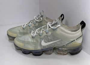 light grey vapormax