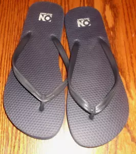 Old Navy Black Classic Flip-Flop Sandals Size 8 NWOT - Picture 1 of 3