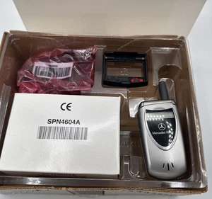 Raro cellulare Mercedes-Benz Motorola 60iT inox con scatola originale! PROP - Foto 1 di 22