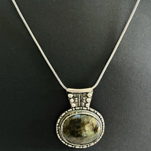 Women's Green Oval Gemstone Silver Statement Bohemian 16” Necklace 3” Extension - Picture 1 of 5
