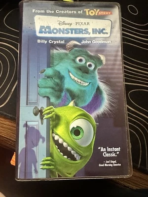  Disney Pixar Monsters, Inc. (VHS, 2001) Clamshell - John Goodman, Billy Crystal Foto 1 de 4
