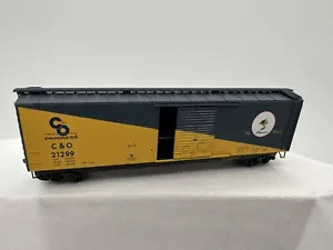 Chesapeake & Ohio, 50' Standard Box Car, Single Door, Rd# C&O 21299 - Picture 1 of 2