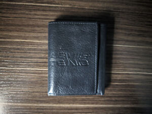 Levi's Full Grain Leather Wallet w/ Reverse Logo (Black)