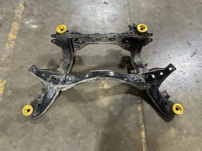 Subchasis travesaño de suspensión trasera 95-98 Nissan 240sx S14 OEM Foto 1 de 4