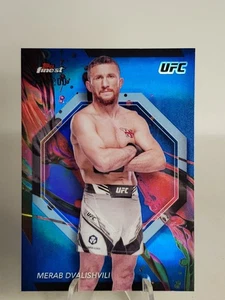 2024 Topps Finest UFC Merab Dvalishvili refractor azul/200 - Imagen 1 de 3