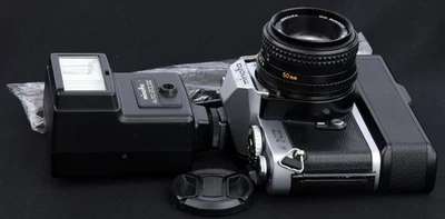 Minolta XD 35mm Film SLR c/w Winder D, MD ROKKOR 50mm f/1.7 Lens & Auto 200X Kit - Image 1 of 4