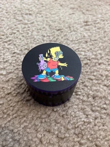 Molinillo básico de especias de hierbas de tabaco de 4 piezas de metal pesado temático de Los Simpson - Imagen 1 de 5