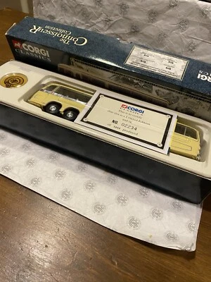 Corgi Classics connoisseur Collection Bedford Val Ltd Edition Wallace Arnold  - Image 1 of 4