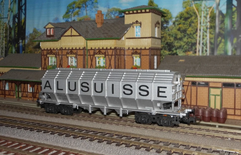 SBB/ CFF  "ALUSUISSE"  Güterwagen  ...  LILIPUT  HO  ...  Epoche 3  - Bild 1 von 2