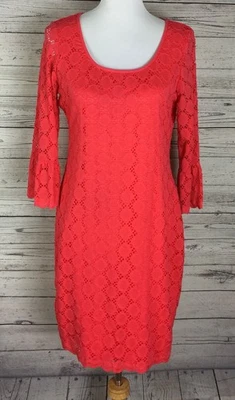 Vestido vaina forrado con superposición de encaje cuello redondo coralino Ronni Nicole para mujer talla 10 Foto 1 de 4