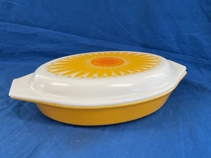 Vintage PYREX DAISY SUNFLOWER 1-1/2 QT Oval Divided Casserole Baking Dish - Picture 1 of 7