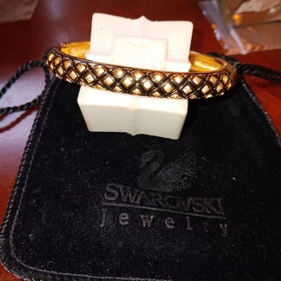 Pulseira Swarovsk Crystal i Strass Preto Esmalte Banhada a Ouro Assinada - Imagem 1 de 4