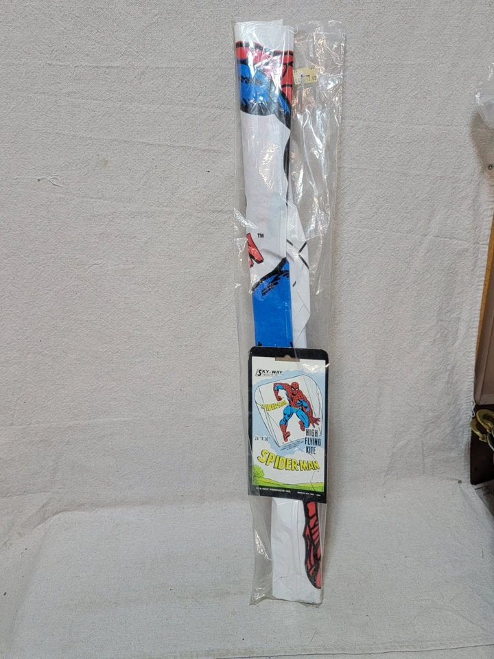 VINTAGE SPIDER-MAN SKY-WAY HUGE 4 FT. KITE MARVELMANIA RARE AVENGERS MIB 1979 - Image 1 of 4