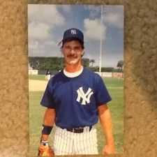VINTAGE 1989 MLB DON MATTINGLY NEW YORK YANKEES BARRY COLLA POSTCARD