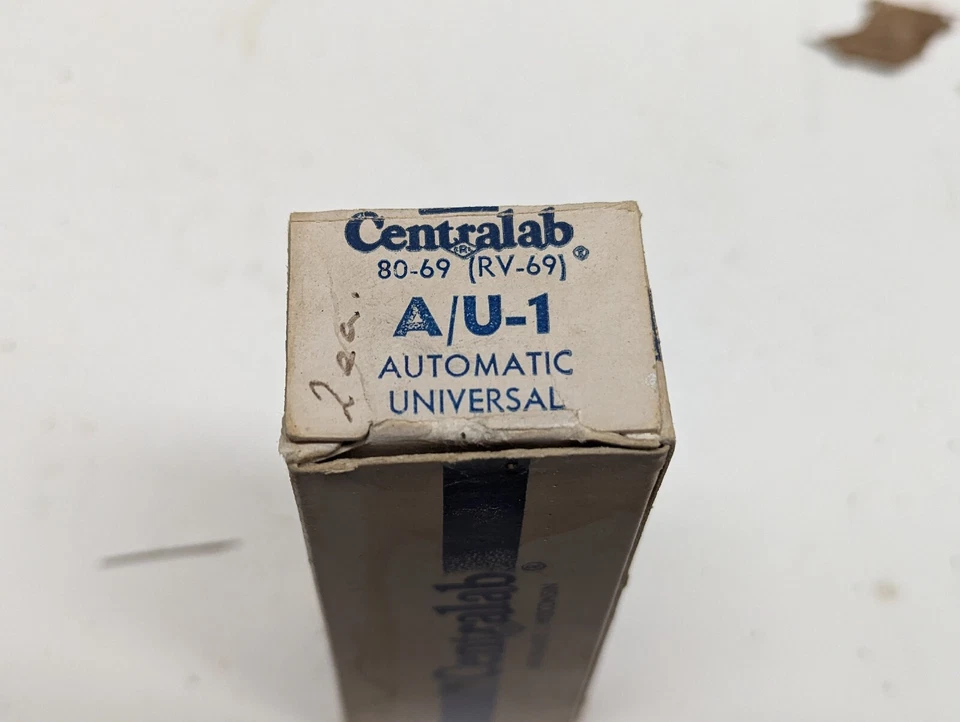 Qty.2 Centralab A/U-1 Long Shaft Potentiometer Automatic Universal 80-69 (RV-69) - Image 1 of 3